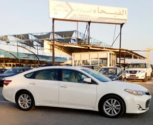 2014 Toyota Avalon in dubai