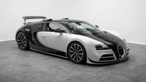 2006 Bugatti Veyron in dubai