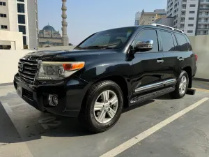 2014 Toyota Land Cruiser in dubai