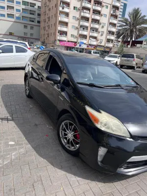 2012 تويوتا بريوس in dubai