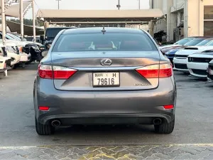 2013 لكزس ES - اي اس