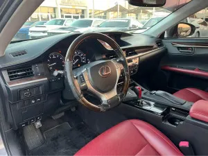 2013 لكزس ES - اي اس