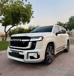 2025 تويوتا لاند كروزر in dubai