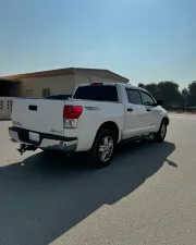 2011 Toyota Tundra in dubai
