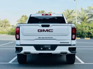 2023 GMC Sierra