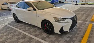 2016 لكزس اي اس