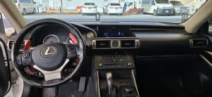 2016 لكزس اي اس