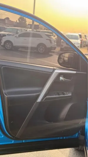 2017 تويوتا راف ٤