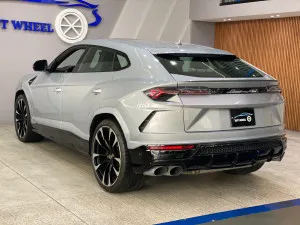 2022 Lamborghini URUS