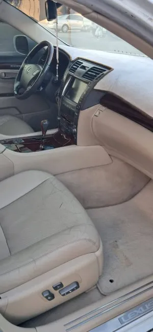 2007 Lexus LS 460