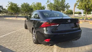 2020 لكزس اي اس
