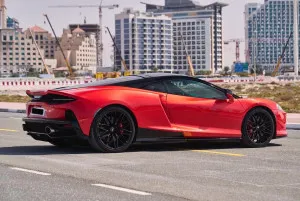 2023 ماكلارين جي تي