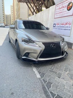 2014 لكزس اي اس