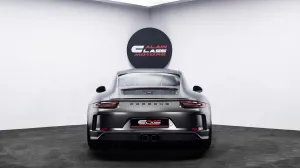 2018 Porsche 911 Carrera