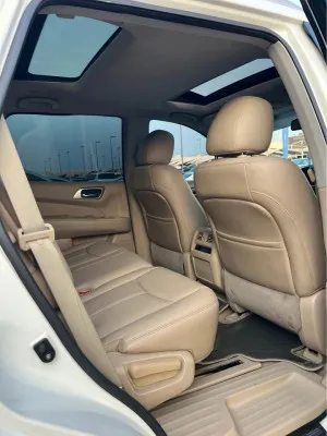 2014 نيسان باثفايندر 