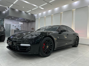 2023 Porsche Panamera GTS