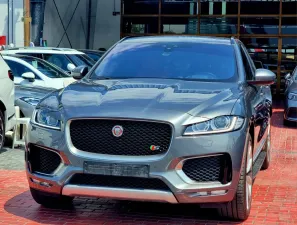 2017 Jaguar F-Pace in dubai
