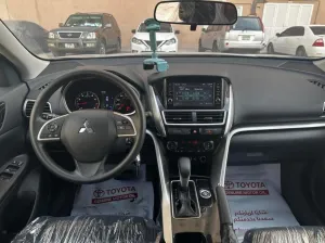 2020 ميتسوبيشي ايكلبس كروس