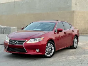 2015 Lexus ES in dubai