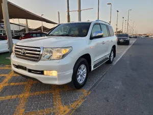 2011 Toyota Land Cruiser in dubai