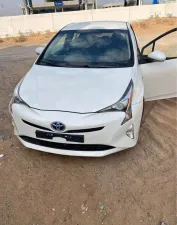 2017 Toyota Prius in dubai