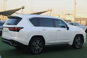 2023 لكزس ال اكس ٦٠٠