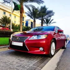 2013 Lexus ES in dubai