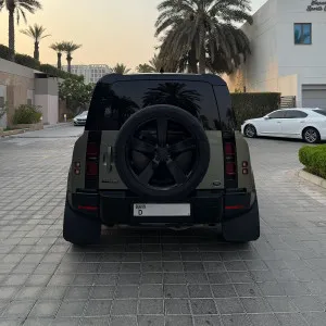 2021 لاند روفر ديفندر