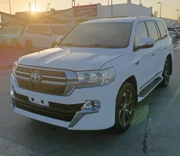2009 تويوتا لاند كروزر in dubai