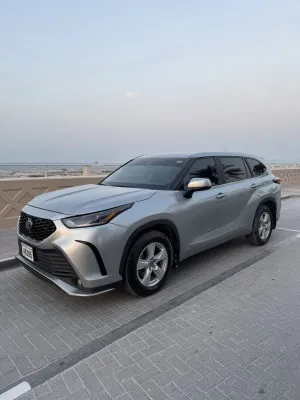 2023 Toyota Highlander in dubai