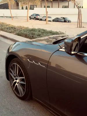 2016 مازيراتي جيبلي ١