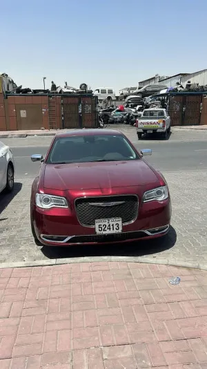 2018 كرايسلر ٣٠٠ in dubai