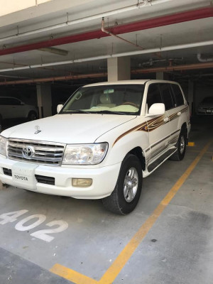 2006 Toyota Land Cruiser in dubai