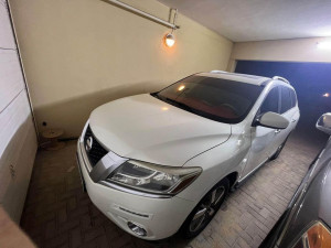 2014 Nissan Pathfinder in dubai