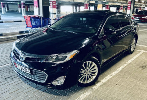2013 Toyota Avalon in dubai