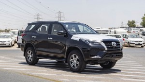 (LHD) Toyota Fortuner 2.7P AT 4×4 MY2022 – Black (VC: Fortuner2.7P_6)