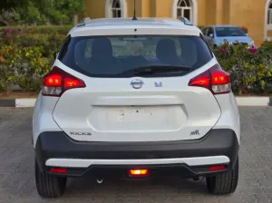 2020 Nissan KICKS