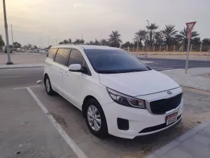 2016 كيا كارنفال in dubai