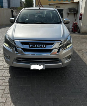 2016 Isuzu D-MAX in dubai