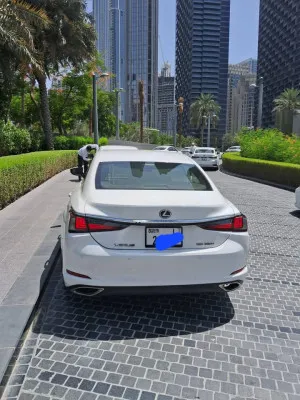2019 لكزس ES - اي اس