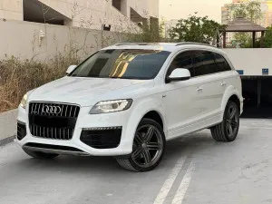 2015 Audi Q7 in dubai