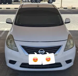 2013 نيسان صني in dubai
