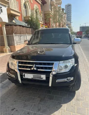 2013 ميتسوبيشي باجيرو in dubai