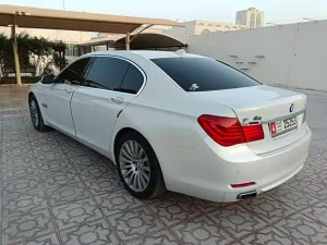 2010 بي أم دابليو الفئة - 7  