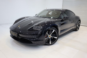 Porsche Taycan 4S, 2021, 12000KM, GCC Spec, Under Warranty Till Nov 2023!!