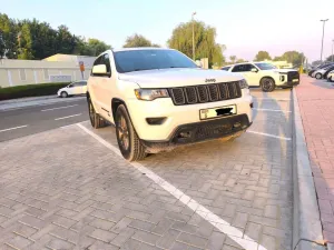 2017 جييب جراند شيروكي in dubai
