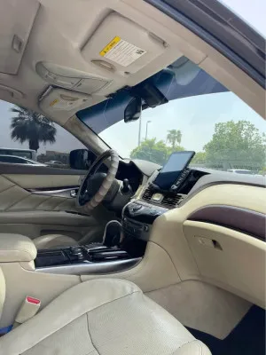 2012 Infiniti M37