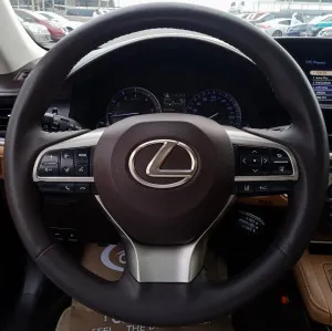 2017 لكزس ES - اي اس