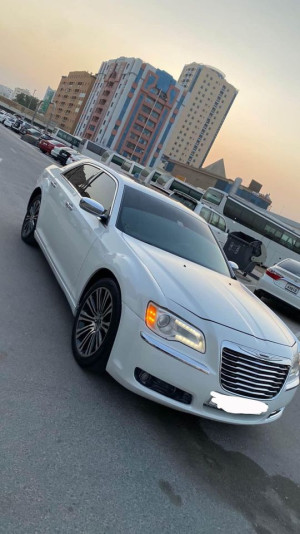 2013 Chrysler 300 in dubai