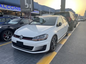 2017 Volkswagen Golf in dubai
